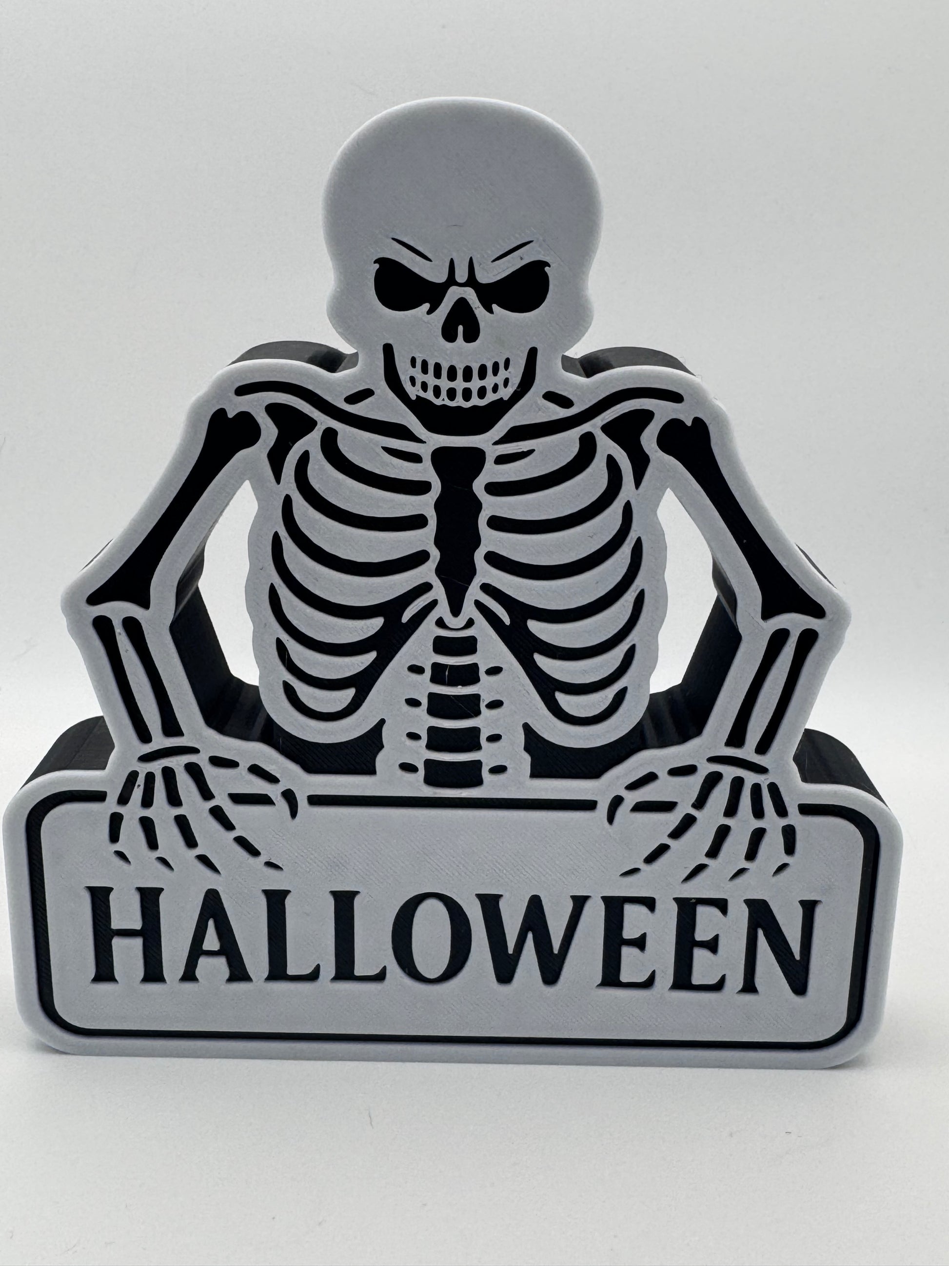 Wupperlike Halloween Deko mit Skelett Figuren für Tischdeko aus schwarzem und weißem Kunststoff