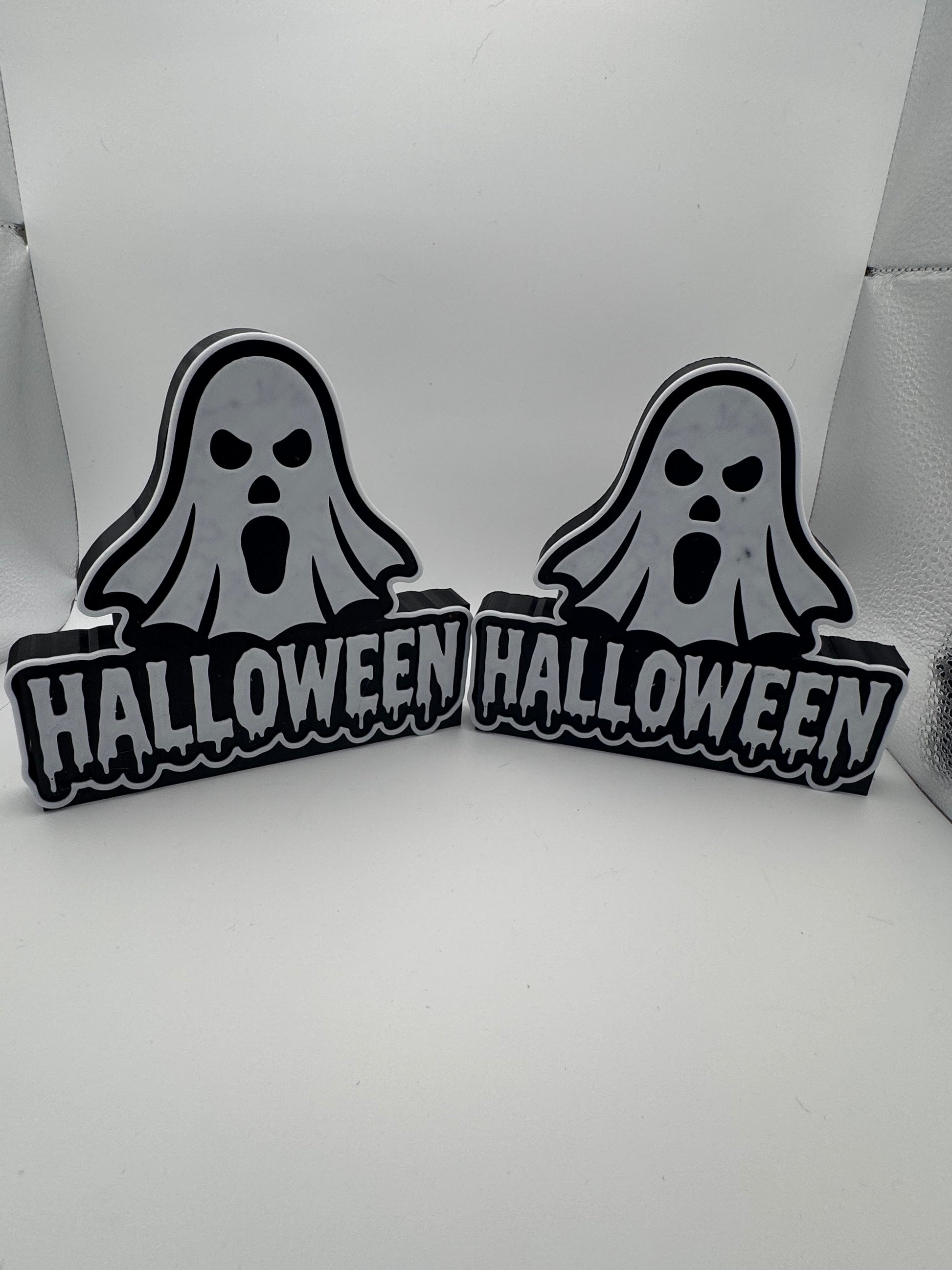 Wupperlike Halloween Deko mit gruseligen Gespenstern und Schriftzug Halloween für gruselige Halloween Dekoideen