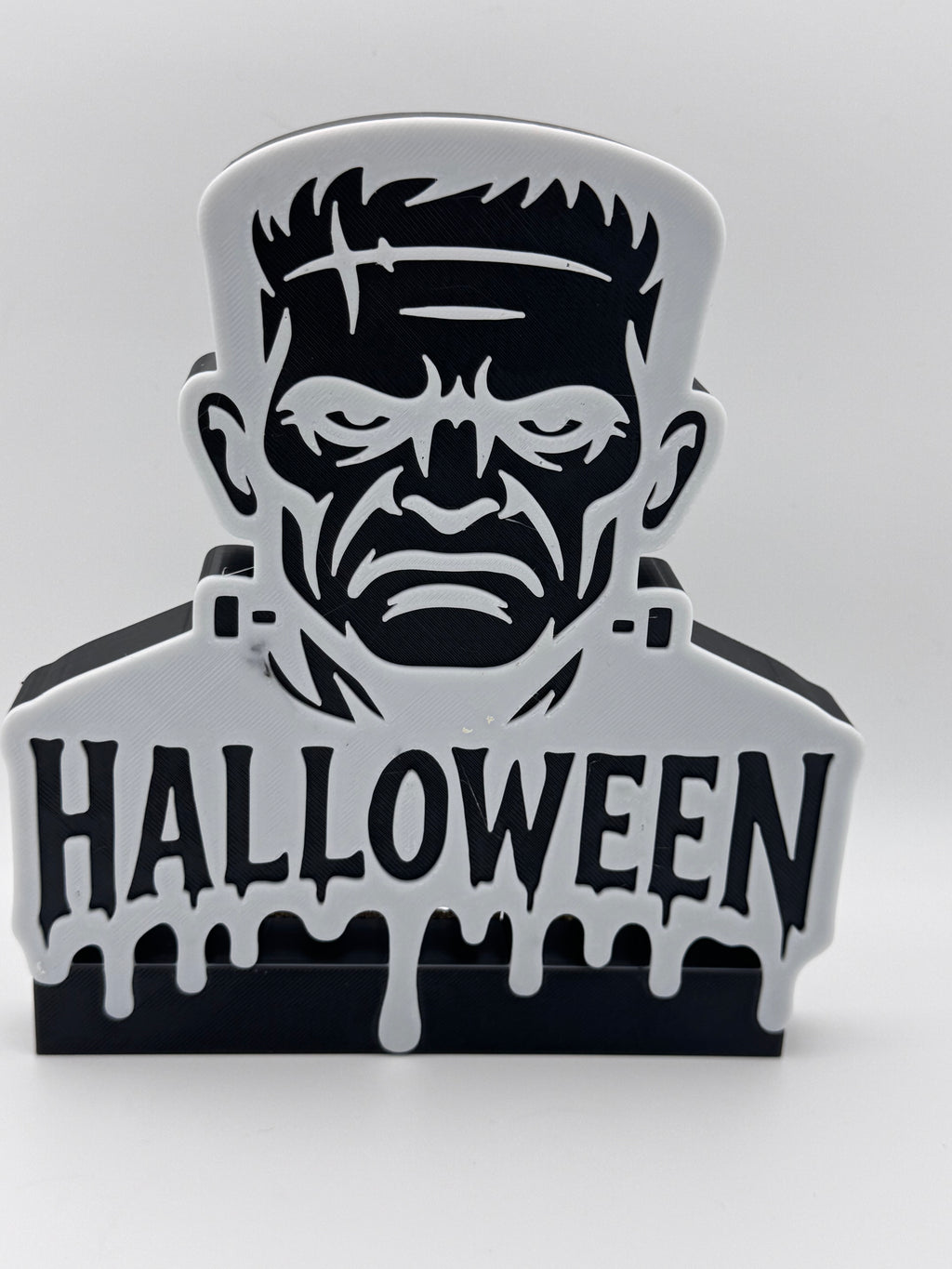 Wupperlike Halloween Dekoration mit Frankenstein-Gesicht und Schriftzug als gruselige Tischdeko zu Halloween