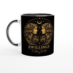 Keramiktasse mit Sternzeichen Zwillinge, symmetrisches astrologisches Motiv mit zwei Figuren in warmen Goldtönen auf schwarzem Hintergrund, beidseitig bedruckt