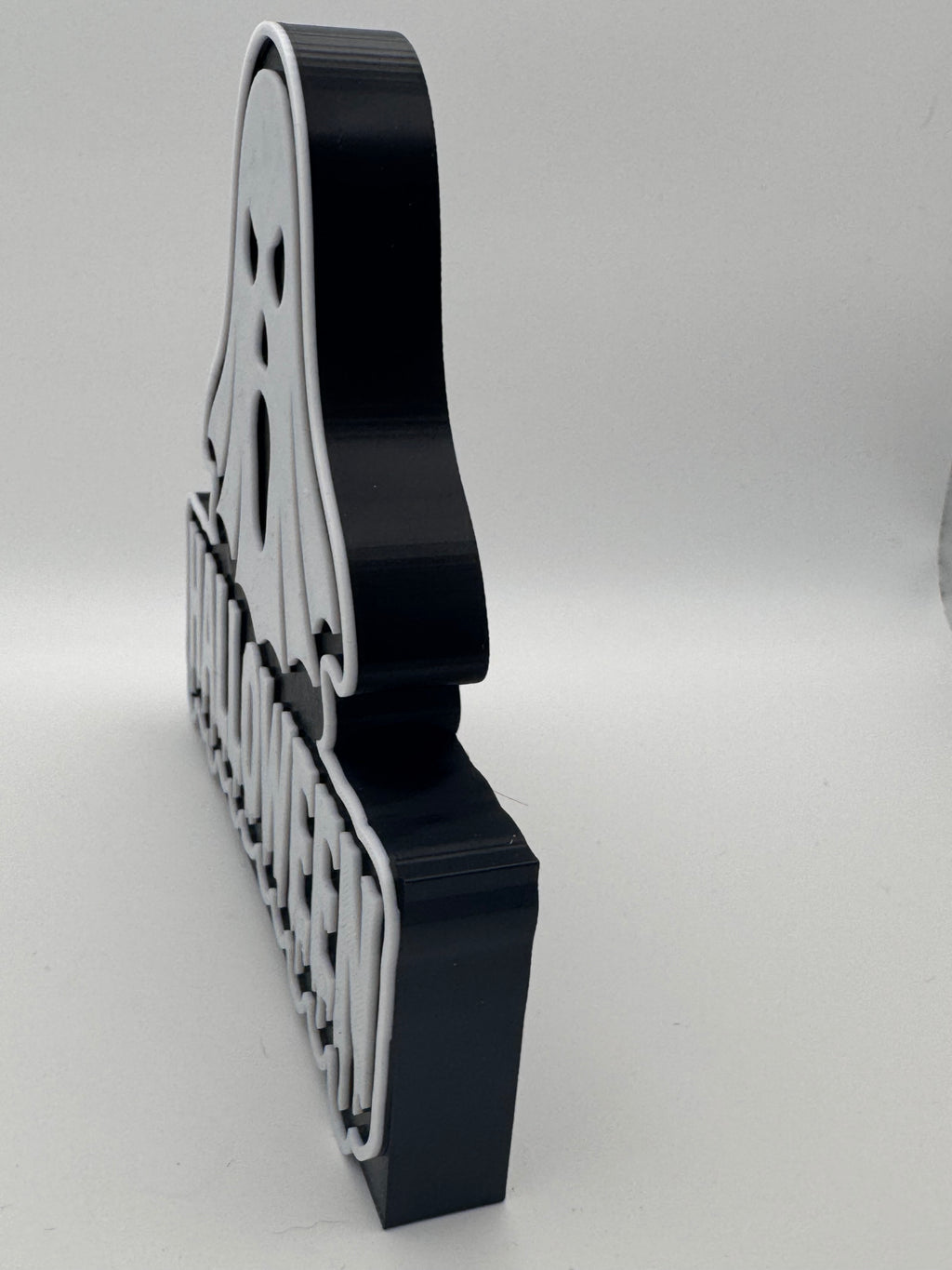 Wupperlike Skelett Figuren für Tischdeko in schwarz und weiß mit Gespensterdesign