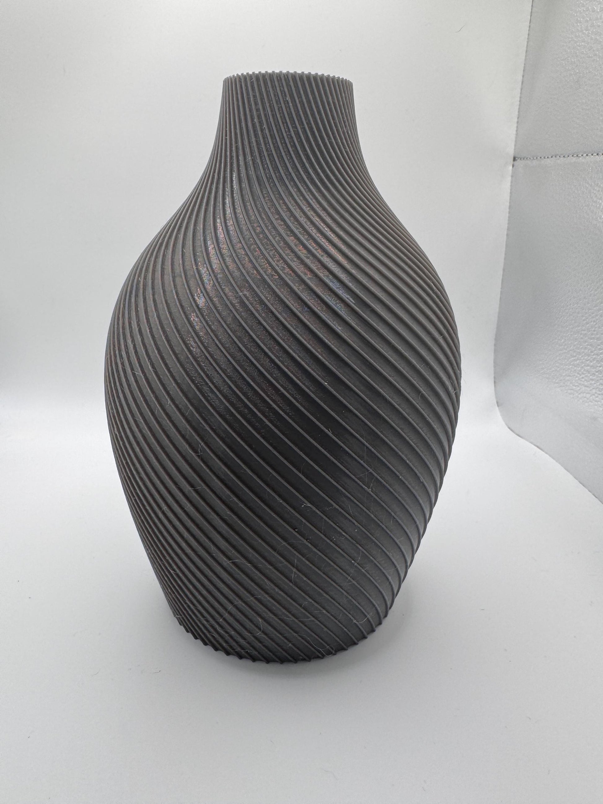 Schwarze stilvolle Deko Vase Wohnzimmer mit spiralförmigem Design aus Mein Shop